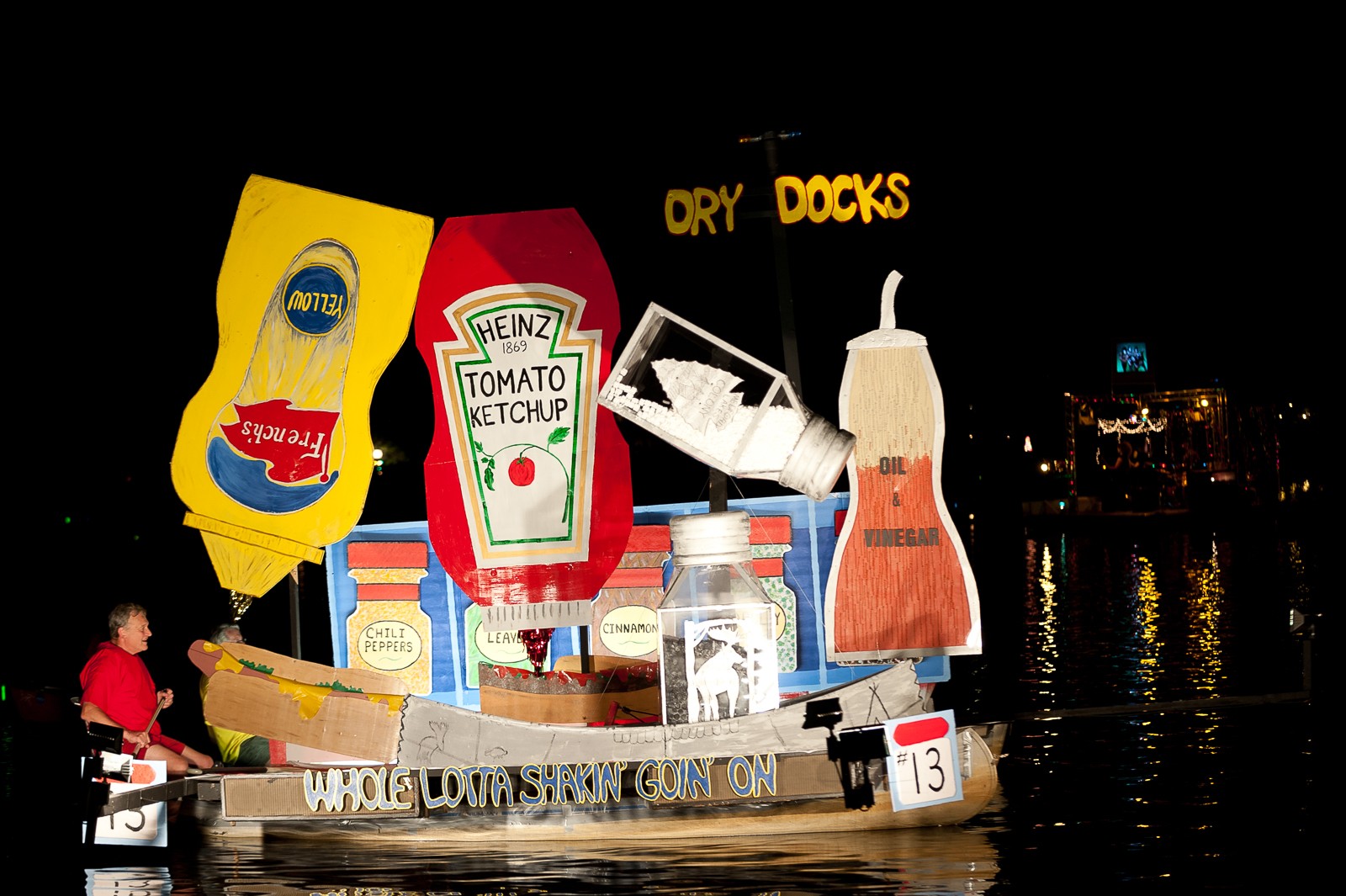 canoe-carnival-2010-0246