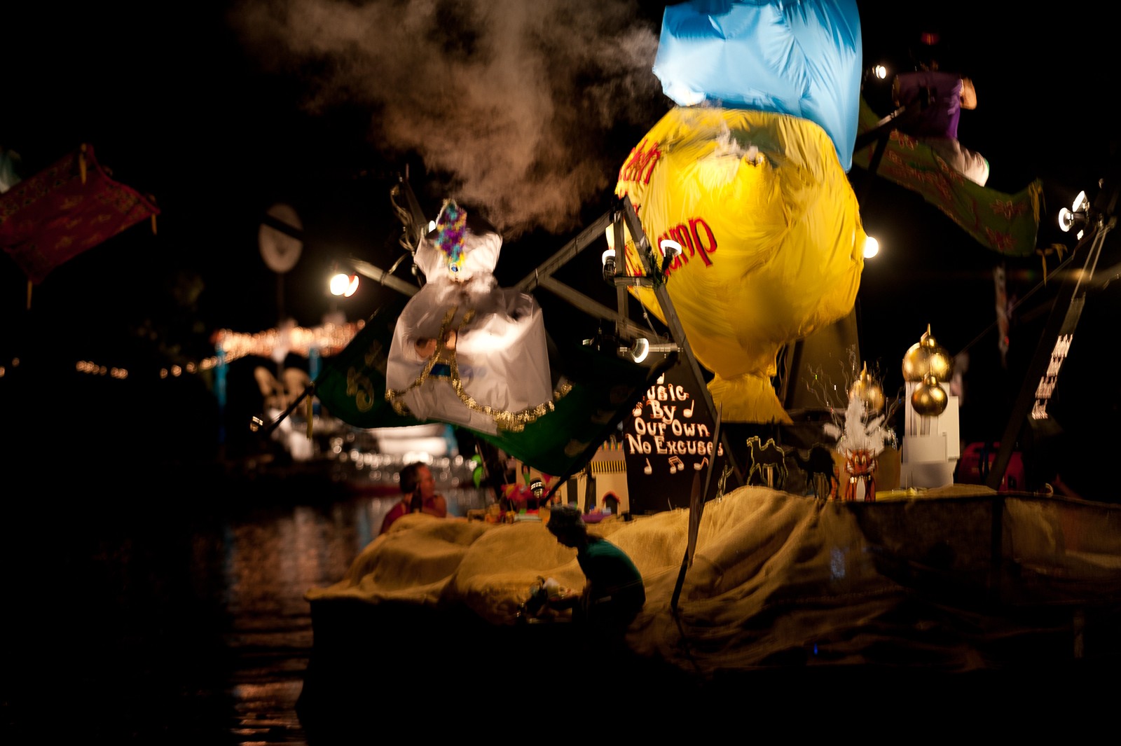canoe-carnival-2010-0280
